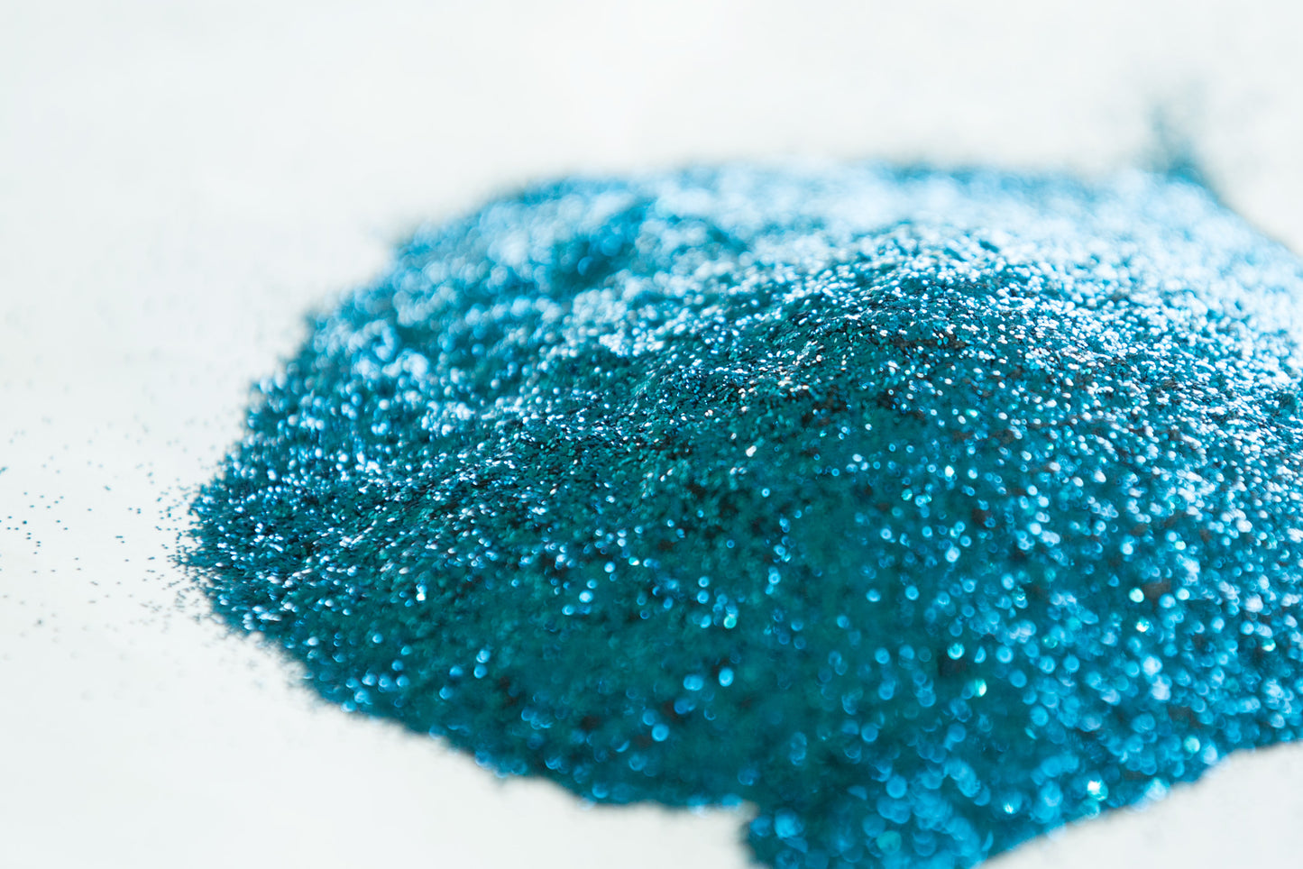 metallic glitter, fine glitter